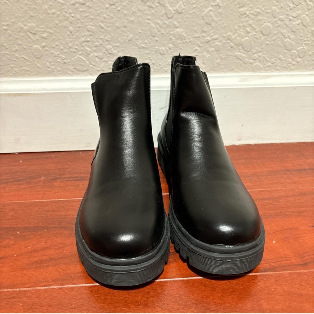 Black Chelsea boots